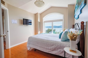 PanoramicAcresBedroom