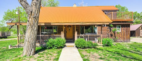 Pagosa Springs Vacation Rental | 2BR | 2BA | 1,120 Sq Ft | 3 Steps to Access