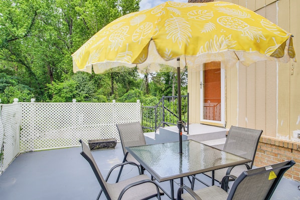 Orangeburg Vacation Rental | 3BR | 2BA | 1,276 Sq Ft | 4 Steps Required