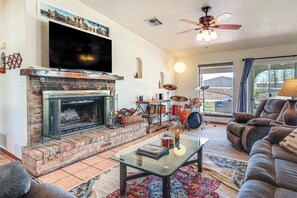 Living Room | Central A/C & Heating | Drum Set No Longer Available