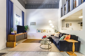 Living Room | 1st Floor | Smart TV | Record Player