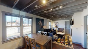 High beam ceiling with plenty of light