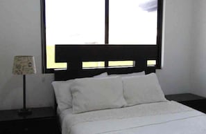 2 bedroom queen size