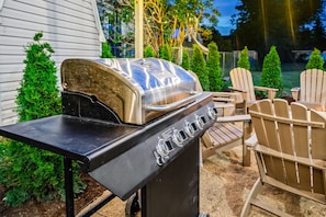 Grill with complementary propane