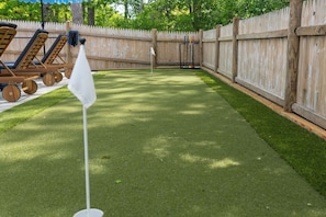 Putting Green
