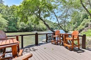 Whisperbend Lodge Located On The Coosawattee River