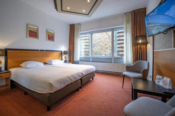 Unit with 2 Twin-size beds
