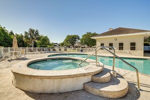 Gleneagles at Legends | Community Pool & Hot Tub