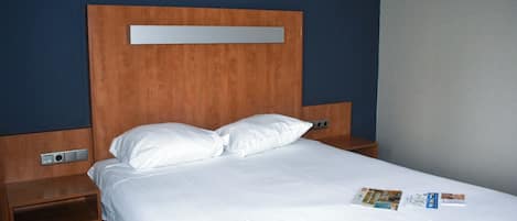 Unit with one Queen bed