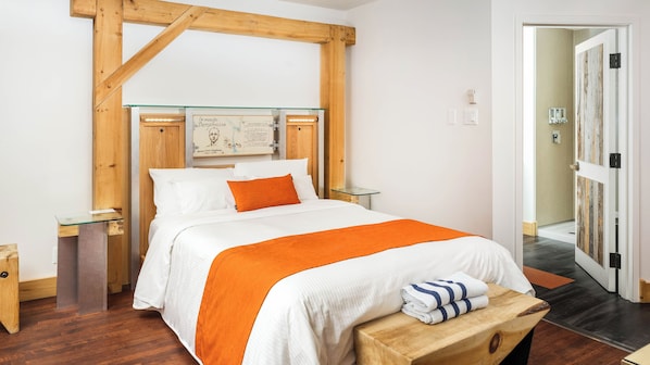 Unit with one Queen bed