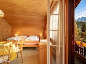 Holz, Interior Design, Möbel, Zimmer, Holzbeize, Hütte, Hartholz, Stuhl, Blockhaus, Eco Hotel