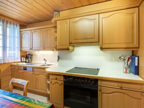 Holz, Interior Design, Küche, Cabinetry, Flooring, Countertop, Möbel, Küchengerät, Zuhause, Zimmer