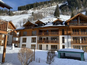 Wohngebiet, Menschliche Siedlung, Schnee, Winter, Einfrieren, Wohnung, Bergdorf, Dorf, Balkon