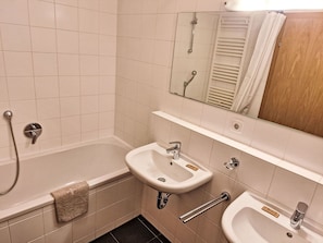 Badezimmer, Bad Sink, Armatur, Wand, Flooring, Sinken, Interior Design, Fussboden, Zapfhahn, Installation