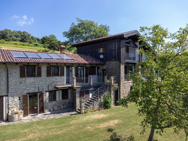 Bâtiment, Mur, Maison, Domicile, Architecture, Chalet, Zone Résidentielle, Arbuste, Toit, Zone Rurale