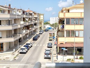 Bâtiment, Appartement, Ville, Zone Urbaine, Ville, Quartier, Zone Résidentielle, Rue, Asphalte, Design Urbain