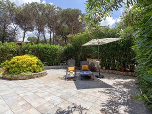 Jardin, Dalle, Ombre, Aménagement Paysager, Tuile, Mobilier De Jardin, Pot De Fleur, Arrière-Cour, Passerelle, Cour