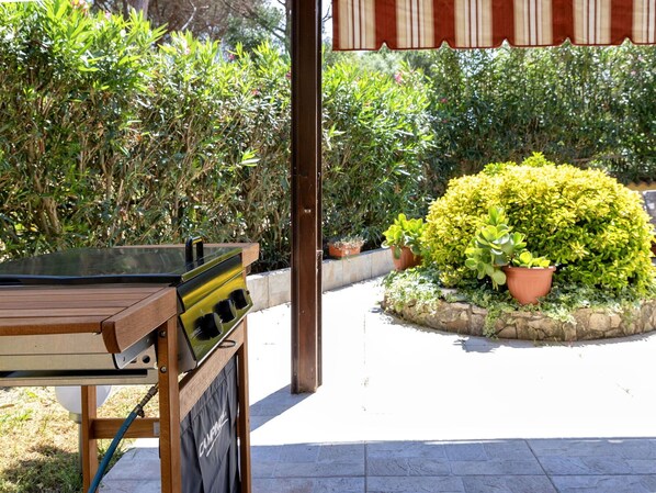 Bois, Ombre, Tache De Bois, Jardin, Mobilier De Jardin, Arrière-Cour, Tableau De Plein Air, Structure En Plein Air, Dur, Cour
