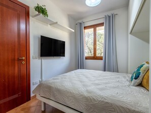 Interior Design, Wall, Furniture, Bed, Flooring, Bedroom, Wood, Floor, Room, Home