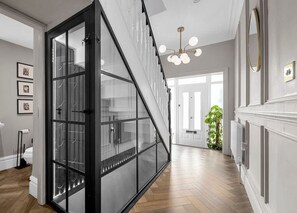 Beautiful, spacious designed entrance to make you feel right at home.