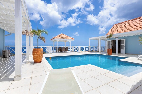 Private pool