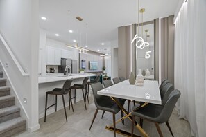 Kitchen / Dinning area