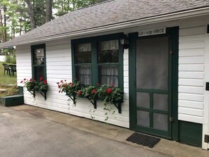 Welcome to Bayview Carriage House!
