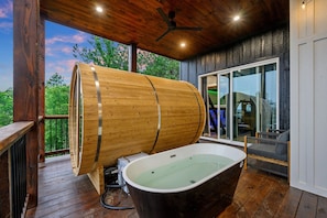 Immerse yourself in the cold plunge tub next to the sauna and get the amazing health benefits that come with it. It'll take your breath away!