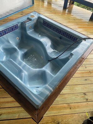 Bain à remous extérieur