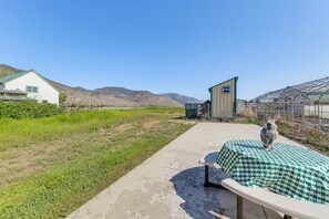 Private Patio | Outdoor Dining | Gas Grill