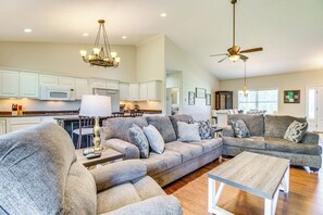 Living Space | Main Level | Free WiFi | Central A/C & Heating