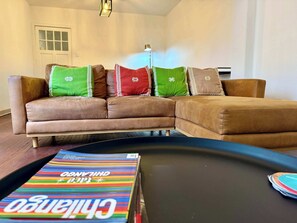 Sofa (vista desde el centro de mesa)