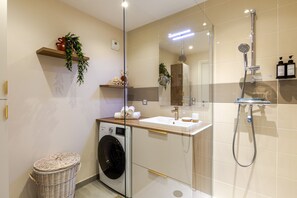 Bain