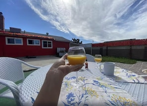 屋外ダイニングエリア
