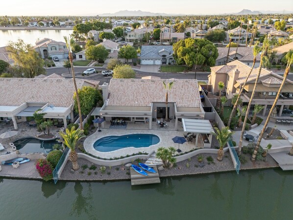 GILBERT LAKE GEM is an amazing Gilbert treasure on Val Vista Lake.