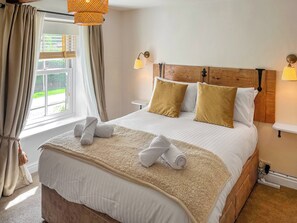 Double bedroom | Wisteria Cottage, Harrogate