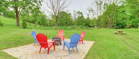 Saylorsburg Vacation Rental | 2BR | 1BA | 1,000 Sq Ft | Stairs Required