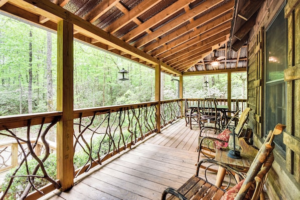 Sautee Nacoochee Vacation Rental | 3BR | 2BA | 1,000 Sq Ft | Steps Required