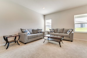 Living Room | 1st Floor | Flat-Screen TV | Central Heating & A/C | Free WiFi