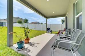 Covered Patio | Outdoor Seating