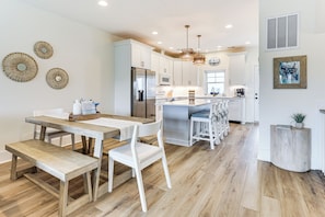Dining Table | Dishware & Flatware | Main Floor