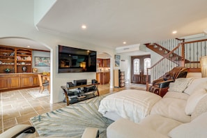 Living Room | 1st Floor | Central A/C & Heating