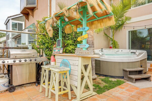 Oxnard Vacation Rental | 3BR | 2.5BA | 2 Steps to Enter | 1,991 Sq Ft