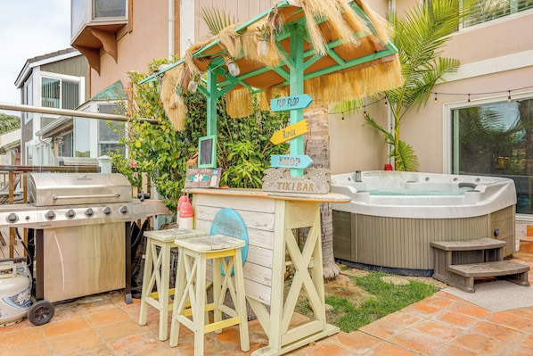 Oxnard Vacation Rental | 3BR | 2.5BA | 2 Steps to Enter | 1,991 Sq Ft