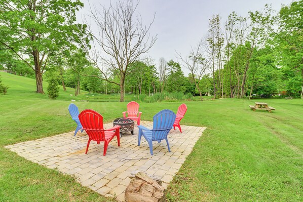 Saylorsburg Vacation Rental | 2BR | 2BA | 1,100 Sq Ft | Stairs Required