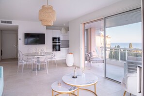 Balcony / Terrace / Patio, Dining Room, Kitchen, Living Room