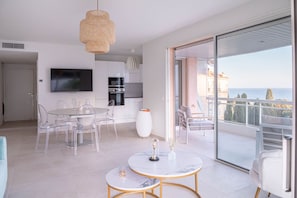 Balcony / Terrace / Patio, Dining Room, Kitchen, Living Room