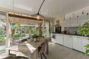 Dining Room, Kitchen