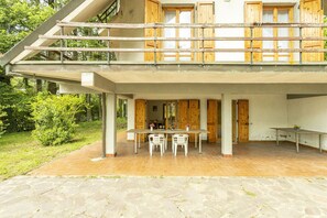 Balcony / Terrace / Patio, Building Exterior