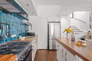Sleek, spacious and ready for all your culinary creations, the perfect kitchen counter to inspire your inner chef.